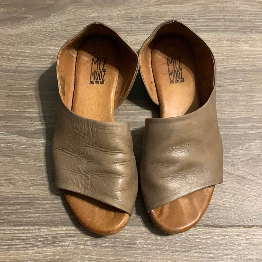 Miz Mooz taupe flats